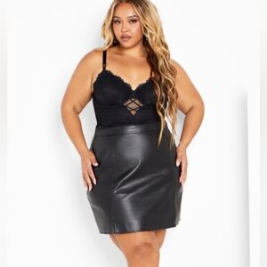 CITY CHIC NWT Lanie Fitted Faux Leather Pleather Skirt